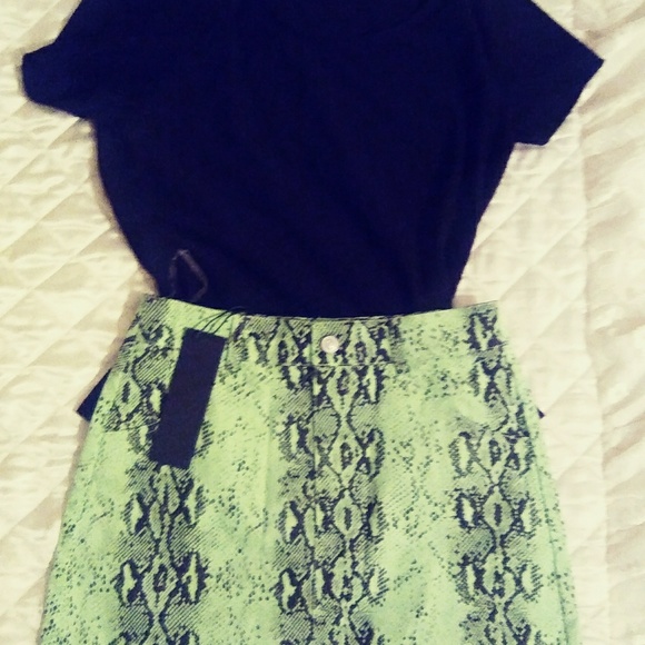 Snake Print Mini Skirt - Picture 4 of 6